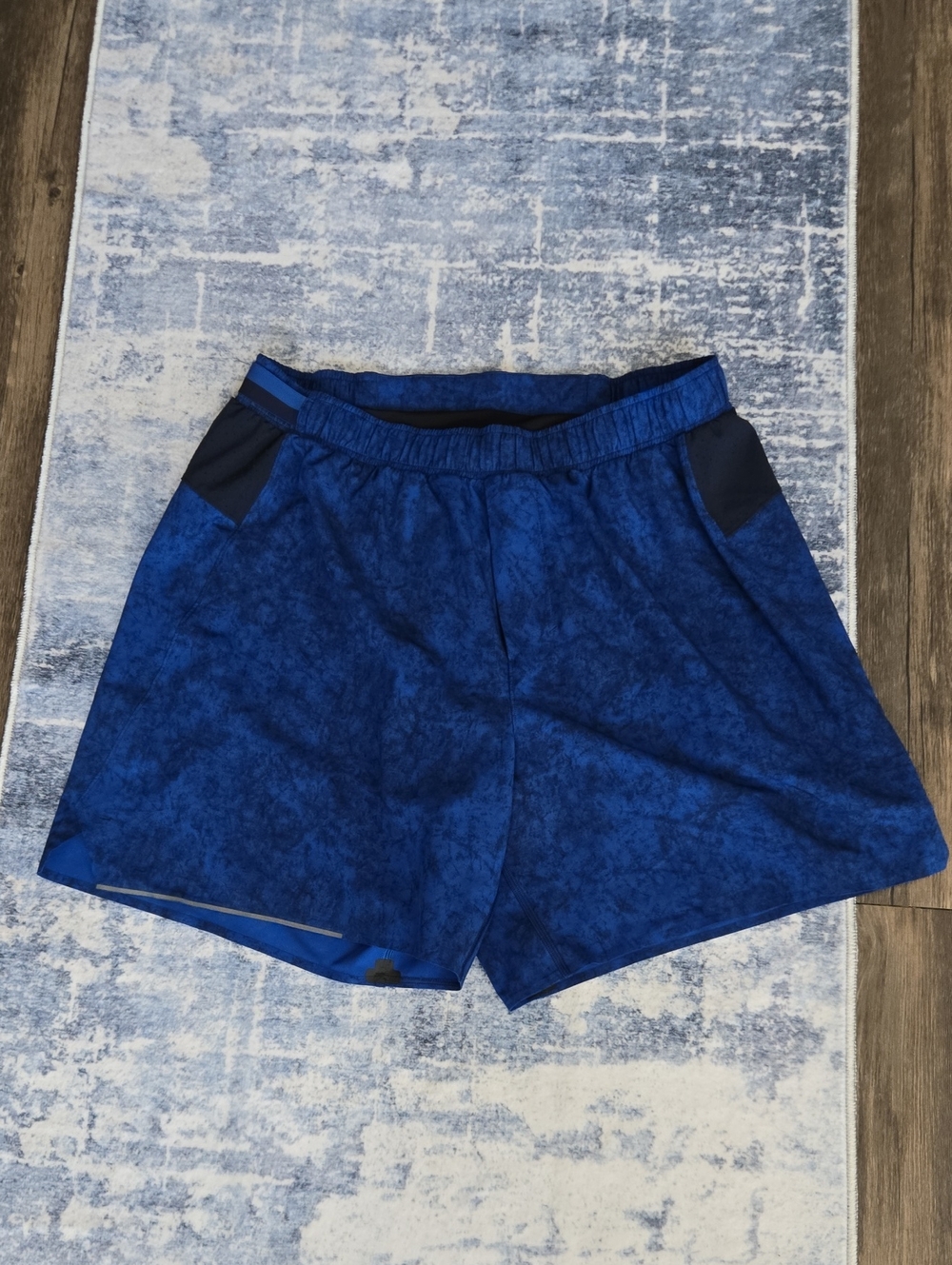 Lululemon Men's Large Lined Surge Shorts Blue/black VGUC